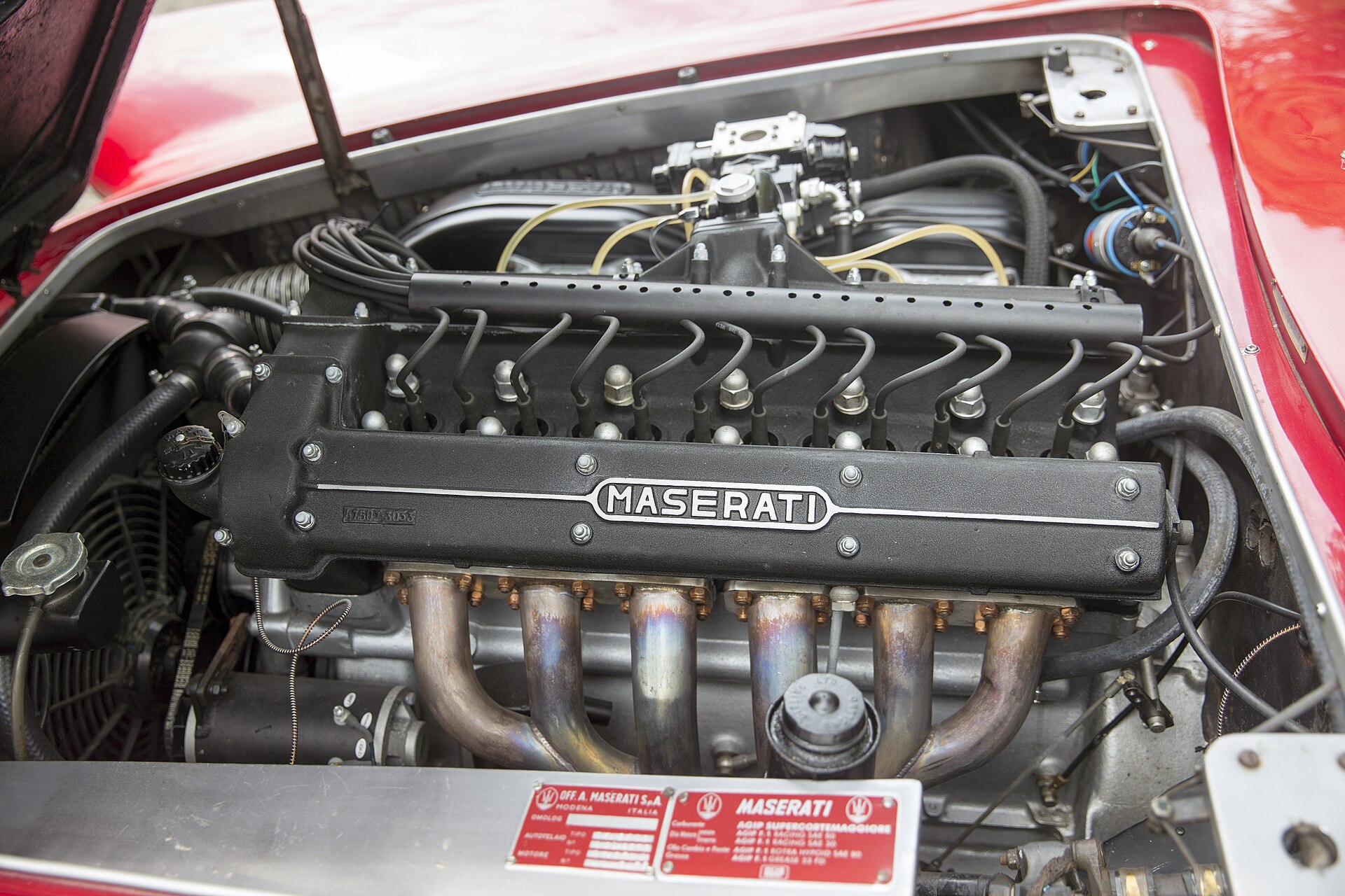 Fuel injected Maserati engine components